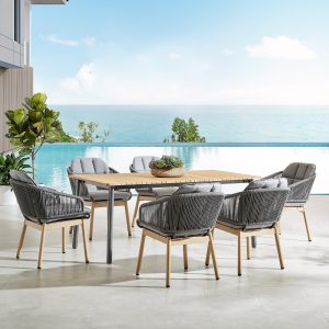 Akka Outdoor Dining Chair