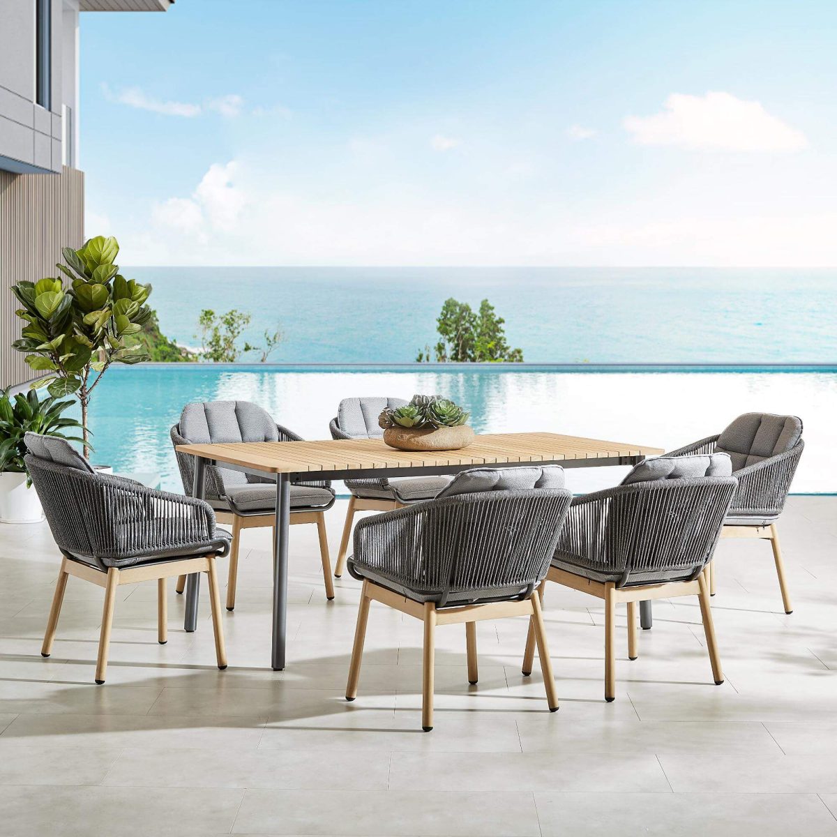 Akka Outdoor Dining Set